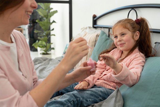 Hospicjum dla dzieci co to jest i jak pomaga rodzinom