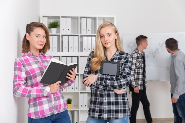 Kto może zostać pracownikiem socjalnym zgodnie z ustawą?