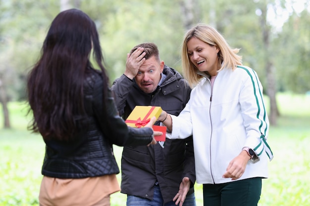 Jaka pomoc jest dostępna dla osób przyjmujących uchodźców?