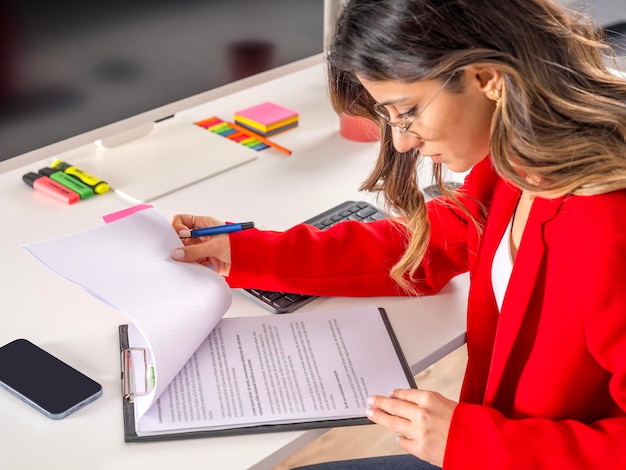 Jak udokumentować darowiznę na fundację i dlaczego to ważne?