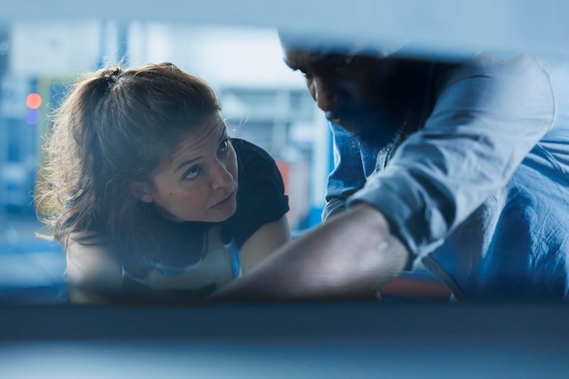 Przemoc gdzie szukać pomocy i jak nie pozostać samemu